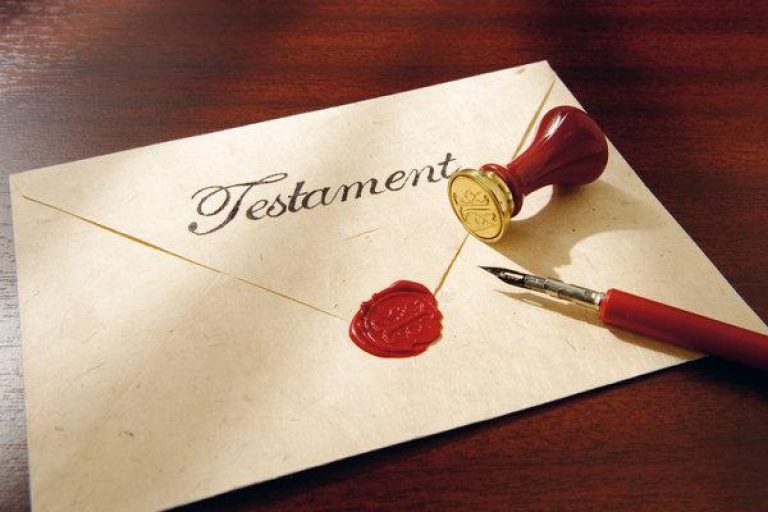 sobre antiguo con sello de lacre simulando tu herencia, tu legado